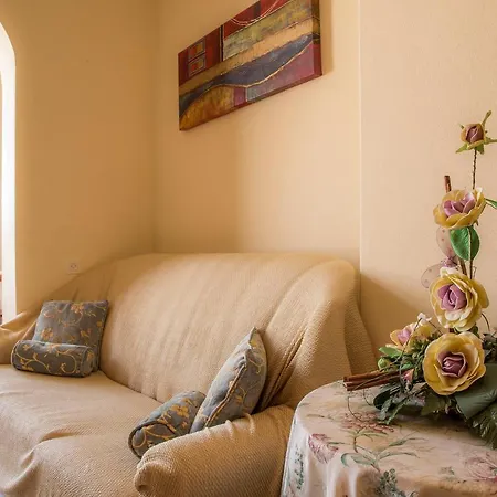 B32 - Central Apartment