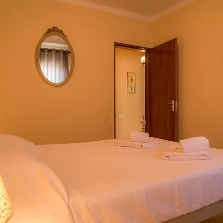 B32 - Central Apartment